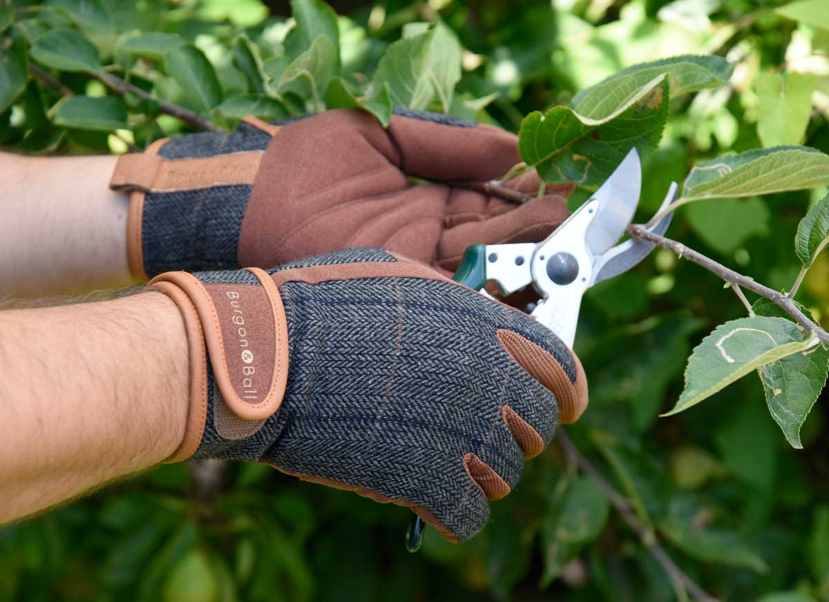 mens leather gardening gloves